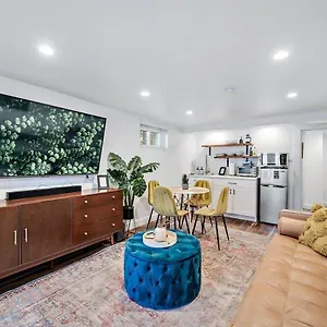 https://stylish-2-bedroom-apt-steps-from-regis-tennyson-st.seedenverhotels.com